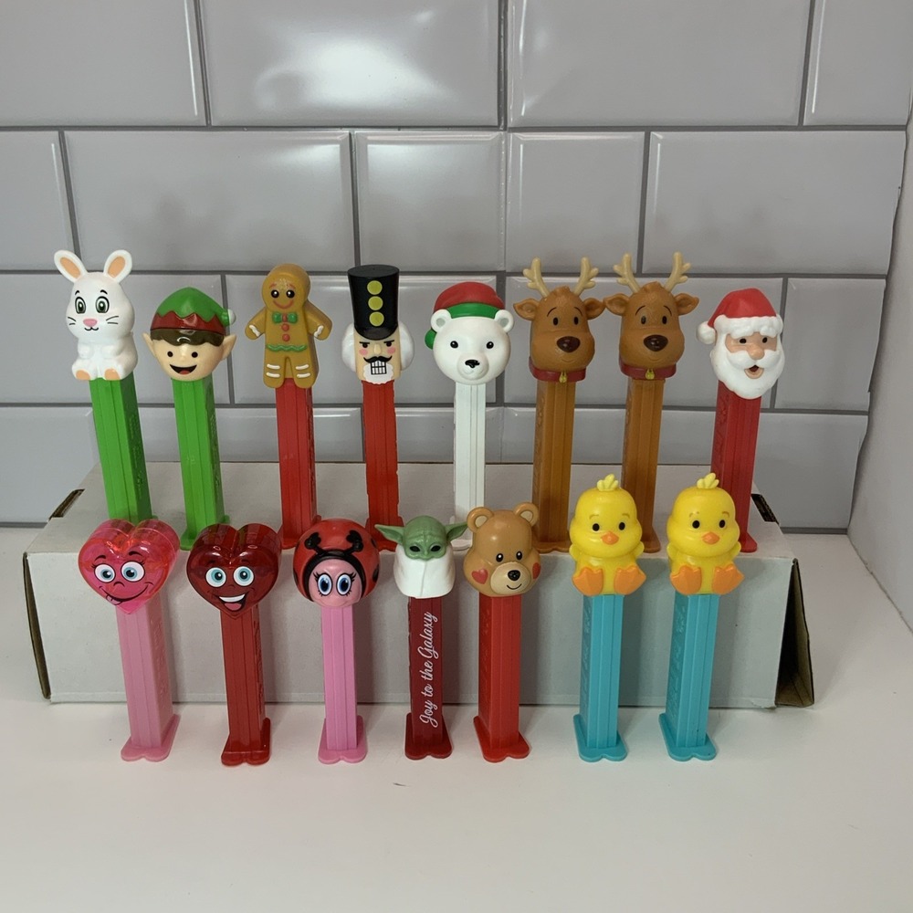 Lot‎ of 15 PEZ Candy Dispensers Christmas Easter Star Wars Grogu Holiday Mix